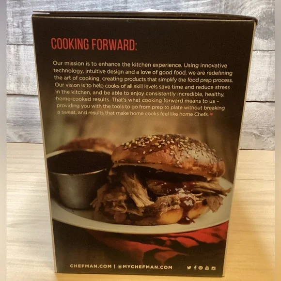 Chefman Double Round Crock Slow Cooker + Buffet Server 2.5 Quart Capacity - Picture 6 of 6